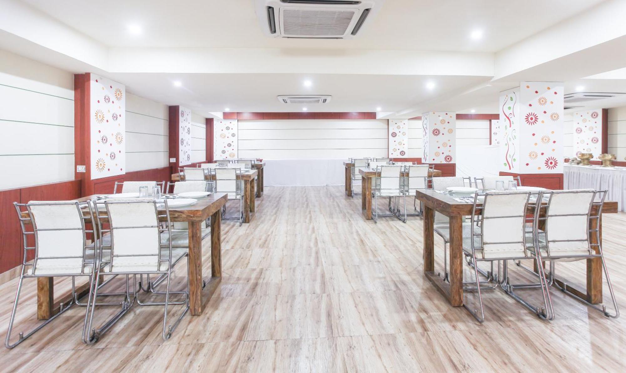 Hotel Janki International 3 Km From Kashi Vishwanath Temple Free Pickup From Railway Station