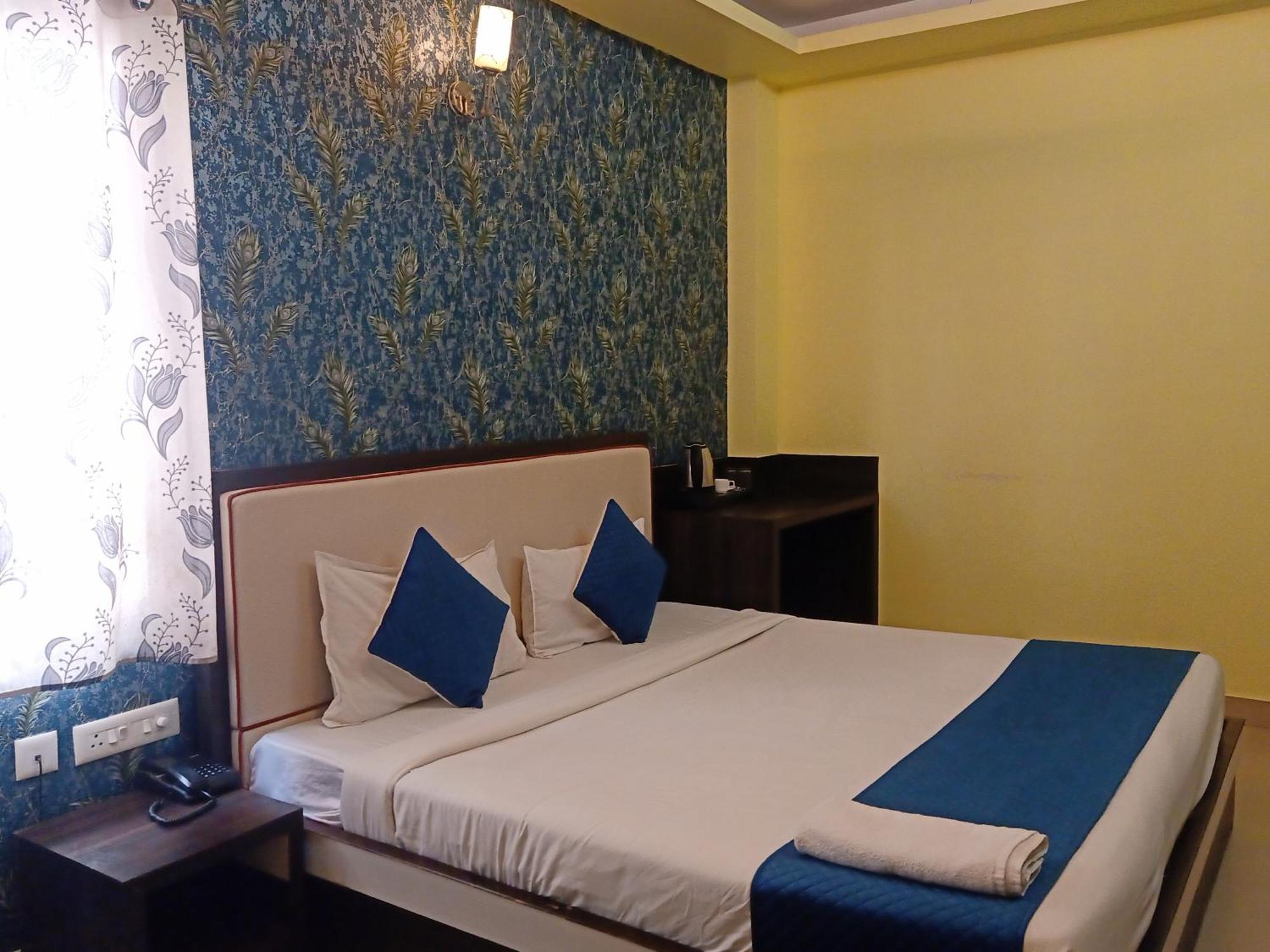 Hotel Janki International 3 Km From Kashi Vishwanath Temple Free Pickup From Railway Station